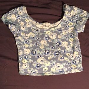 delias blue floral crop top